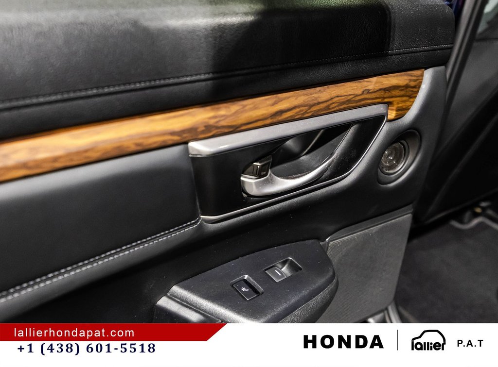 Honda CR-V Touring 2019 à Montréal, Québec - 12 - w1024h768px