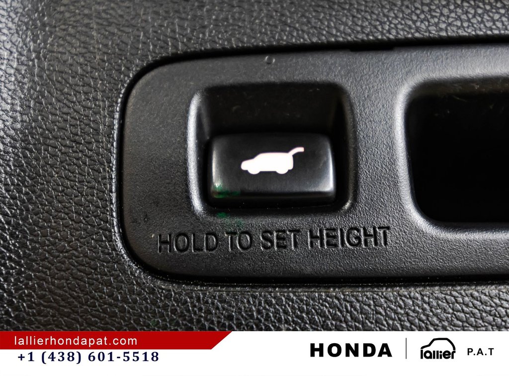 Honda CR-V Touring 2019 à Montréal, Québec - 16 - w1024h768px