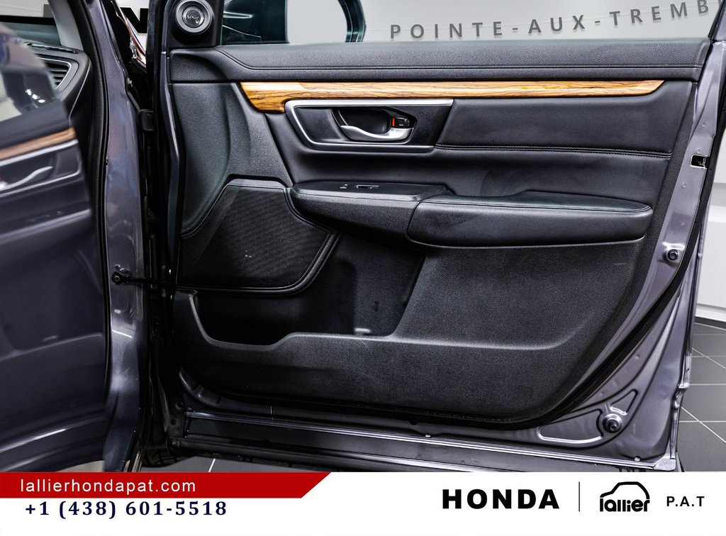 2020 Honda CR-V Touring in Montreal, Quebec - 18 - w1024h768px