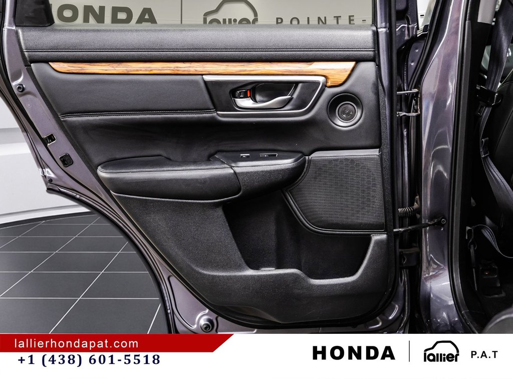 2020 Honda CR-V Touring in Montreal, Quebec - 13 - w1024h768px