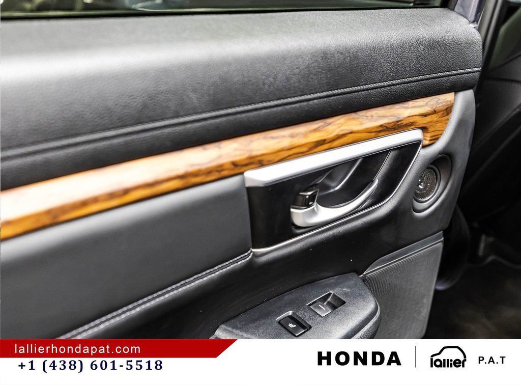 2020 Honda CR-V Touring in Montreal, Quebec - 12 - w1024h768px