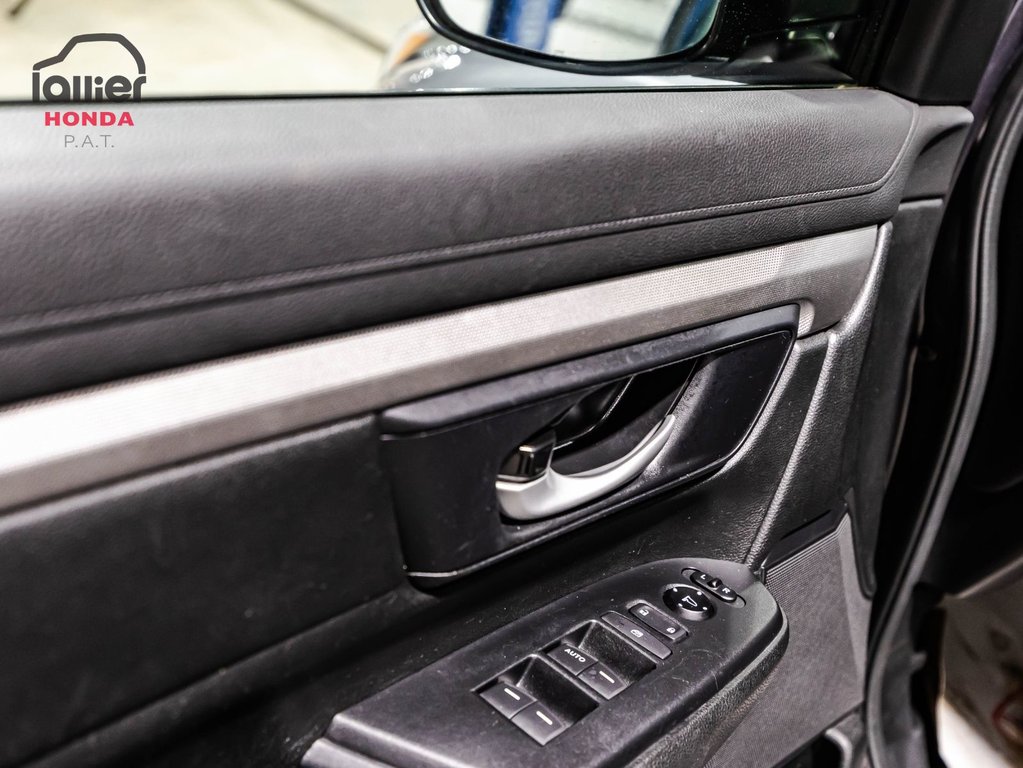 Honda CR-V LX 2021 à Montréal, Québec - 11 - w1024h768px