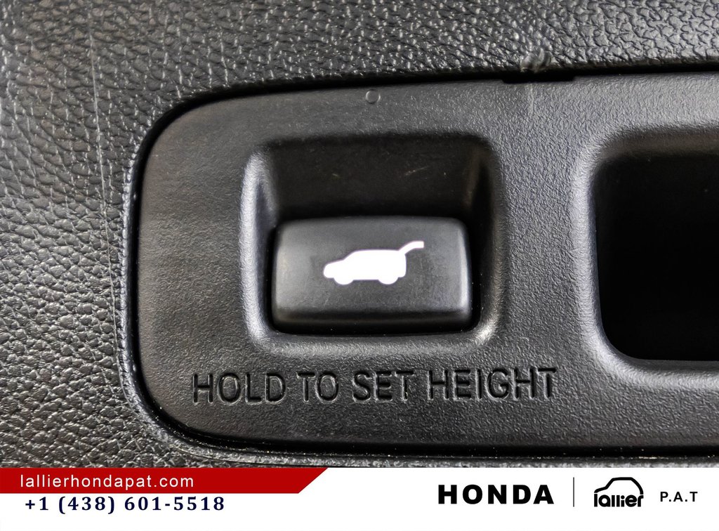 2021 Honda CR-V Touring in Montreal, Quebec - 16 - w1024h768px