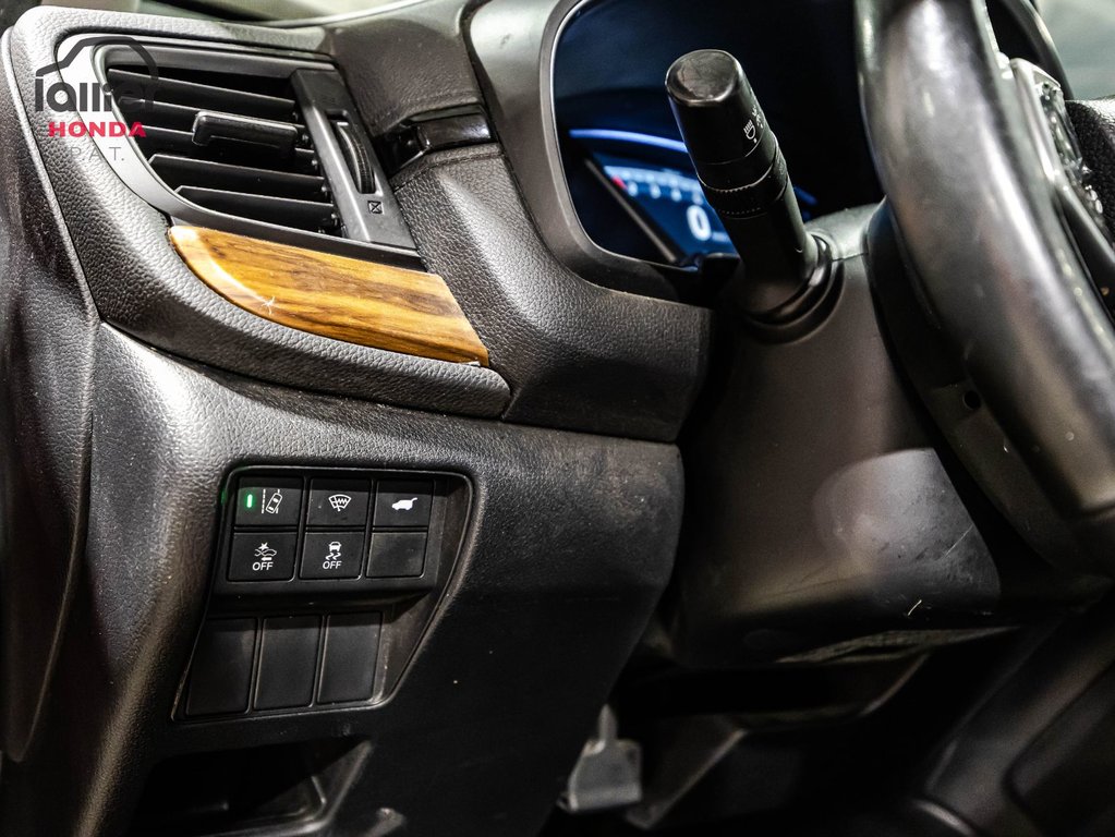 Honda CR-V Touring 2022 à , Québec - 23 - w1024h768px