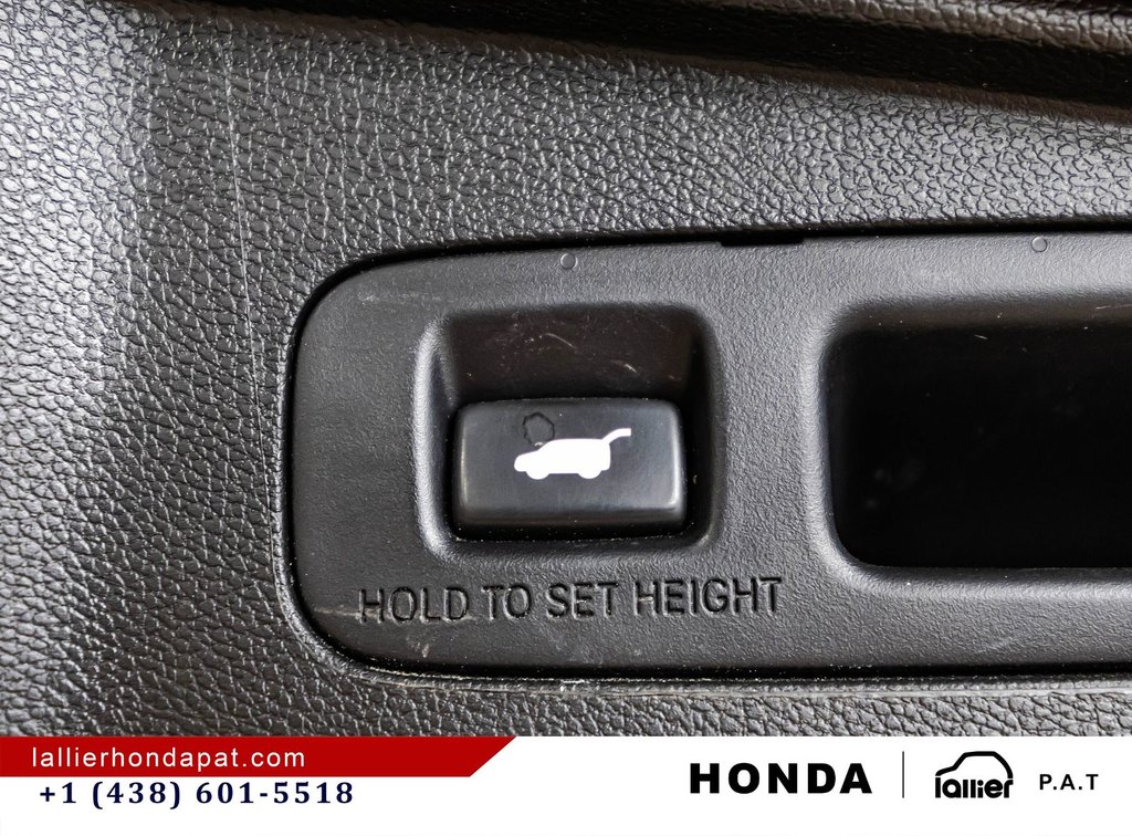 Honda CR-V Touring 2022 à Montréal, Québec - 16 - w1024h768px