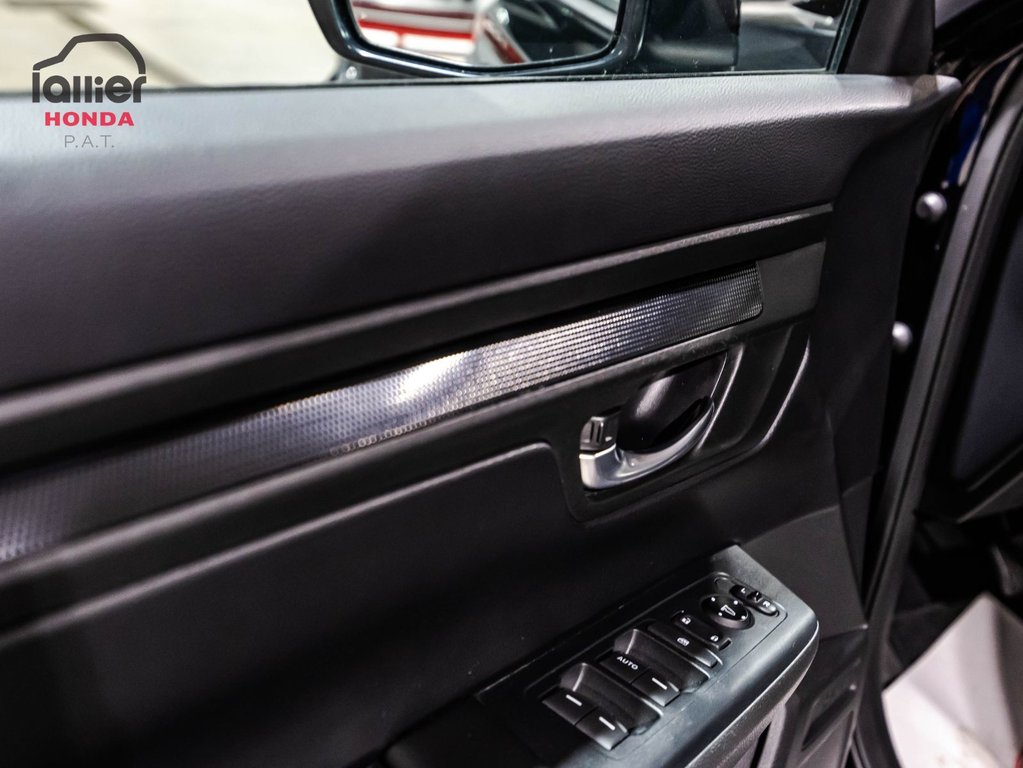 Honda CR-V LX 2023 à Montréal, Québec - 11 - w1024h768px