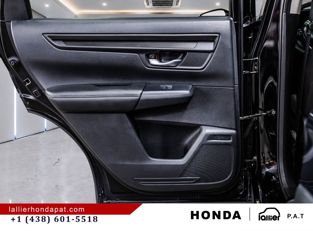 Honda CR-V LX 2023 à Montréal, Québec - 12 - w1024h768px