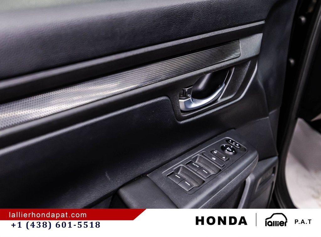 Honda CR-V LX 2023 à Montréal, Québec - 11 - w1024h768px