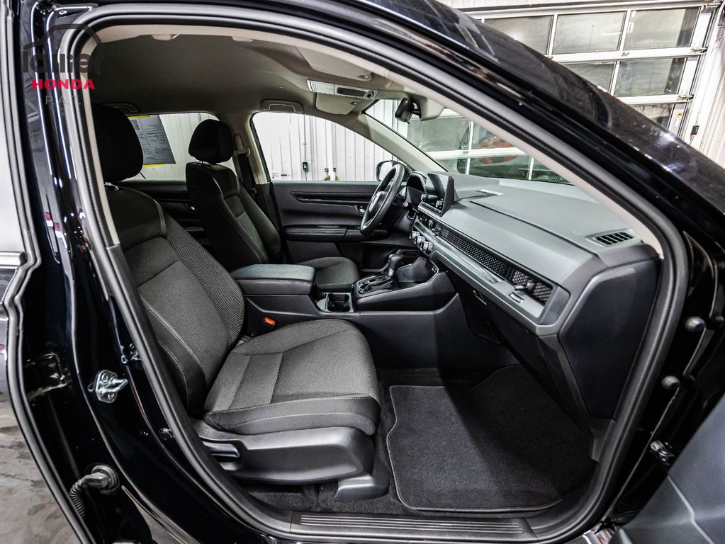 2025 Honda CR-V LX in Montreal, Quebec - 17 - w1024h768px