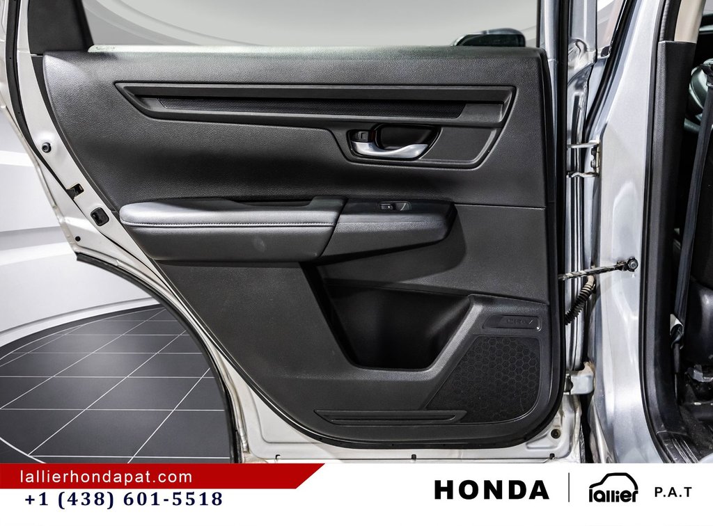 2025 Honda CR-V LX in Montreal, Quebec - 12 - w1024h768px