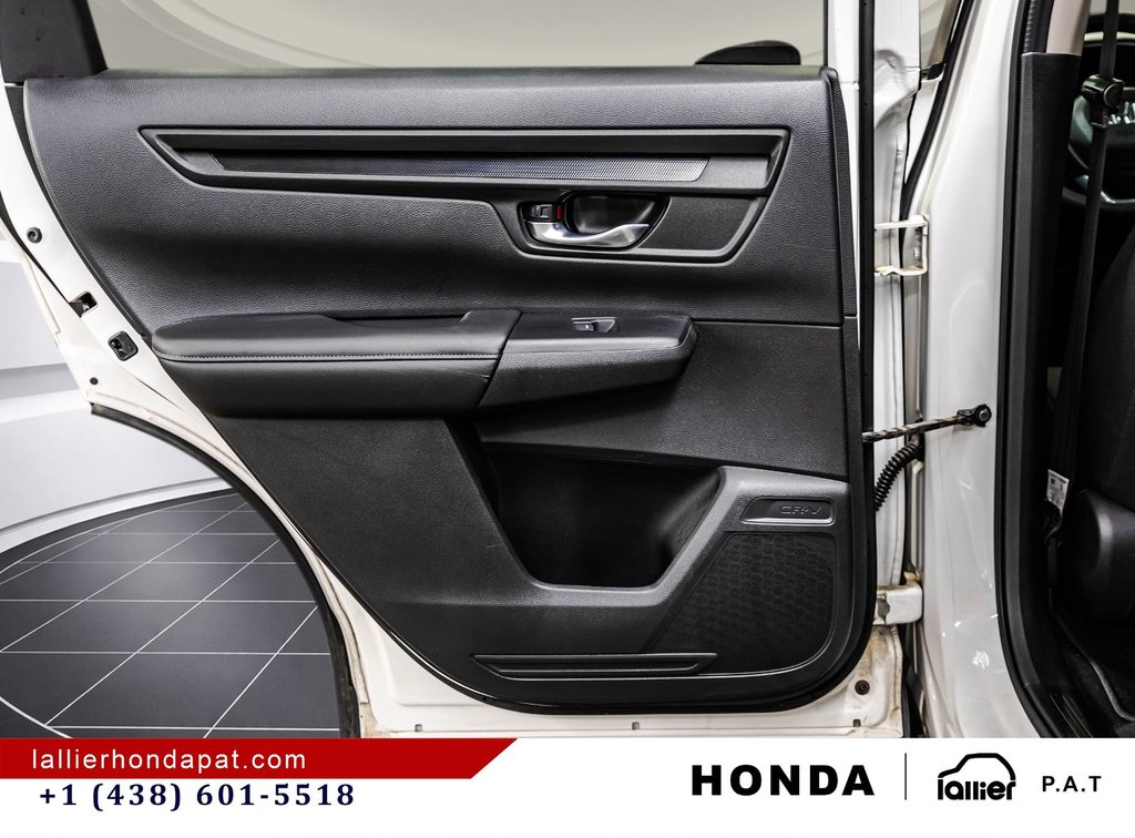 Honda CR-V LX 2025 à Montréal, Québec - 12 - w1024h768px