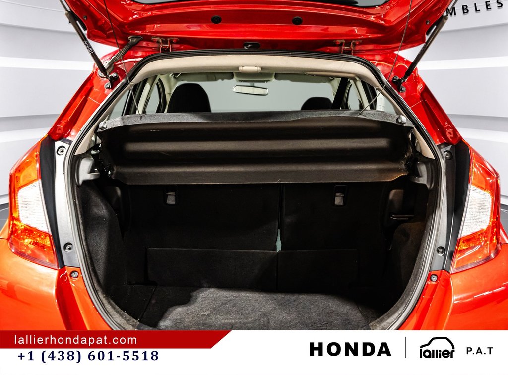 2015 Honda Fit LX in Montreal, Quebec - 15 - w1024h768px