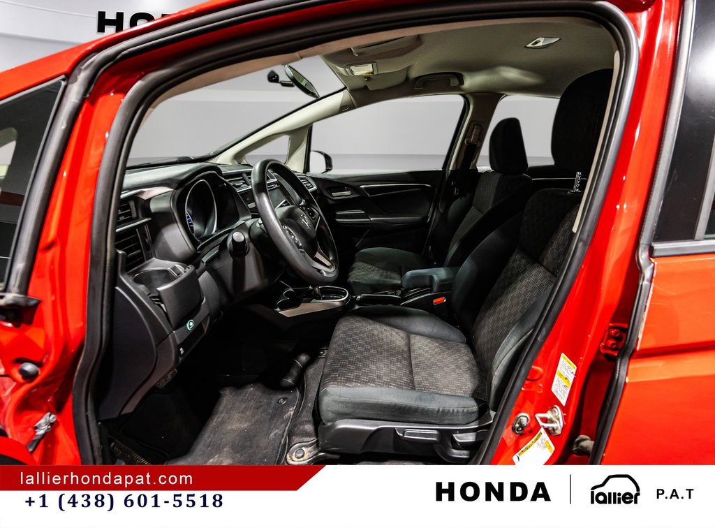 2015 Honda Fit LX in Montreal, Quebec - 18 - w1024h768px