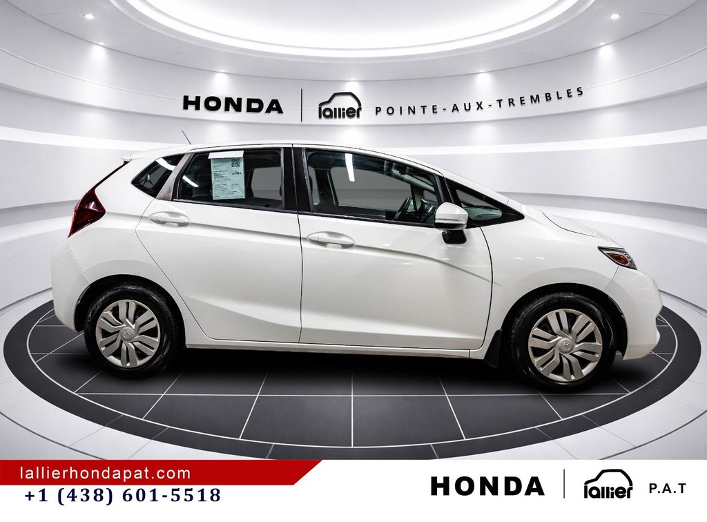 2016 Honda Fit LX in Montreal, Quebec - 8 - w1024h768px
