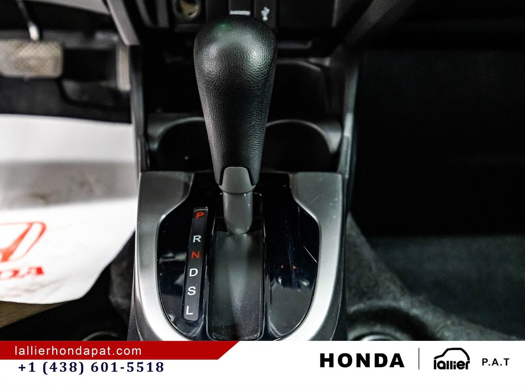 2016 Honda Fit LX in Montreal, Quebec - 24 - w1024h768px