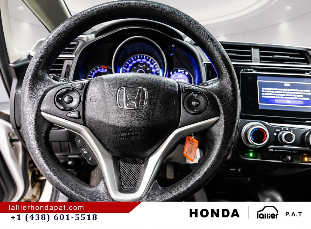 2016 Honda Fit LX in Montreal, Quebec - 21 - w1024h768px