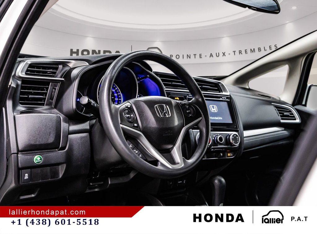 2016 Honda Fit LX in Montreal, Quebec - 19 - w1024h768px