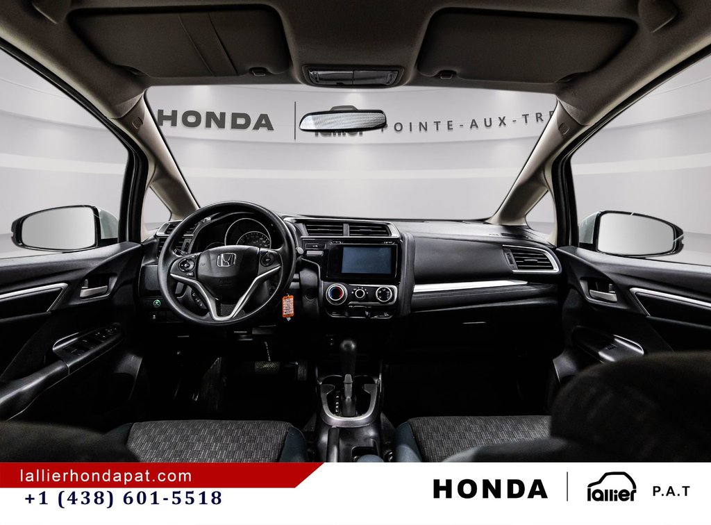 2016 Honda Fit LX in Montreal, Quebec - 14 - w1024h768px