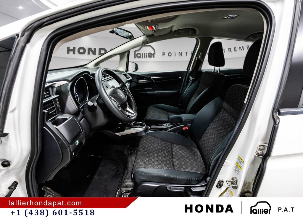 2016 Honda Fit LX in Montreal, Quebec - 18 - w1024h768px