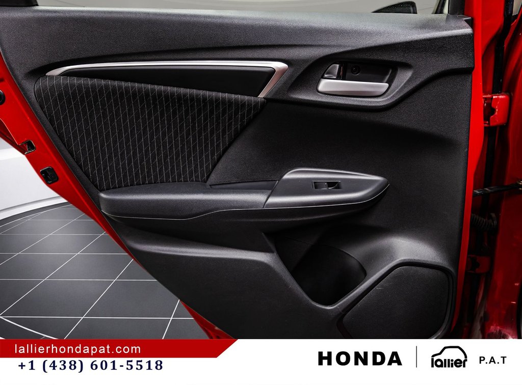 2018 Honda Fit EX in Montreal, Quebec - 13 - w1024h768px