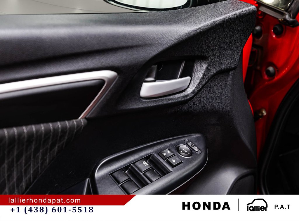 2018 Honda Fit EX in Montreal, Quebec - 12 - w1024h768px