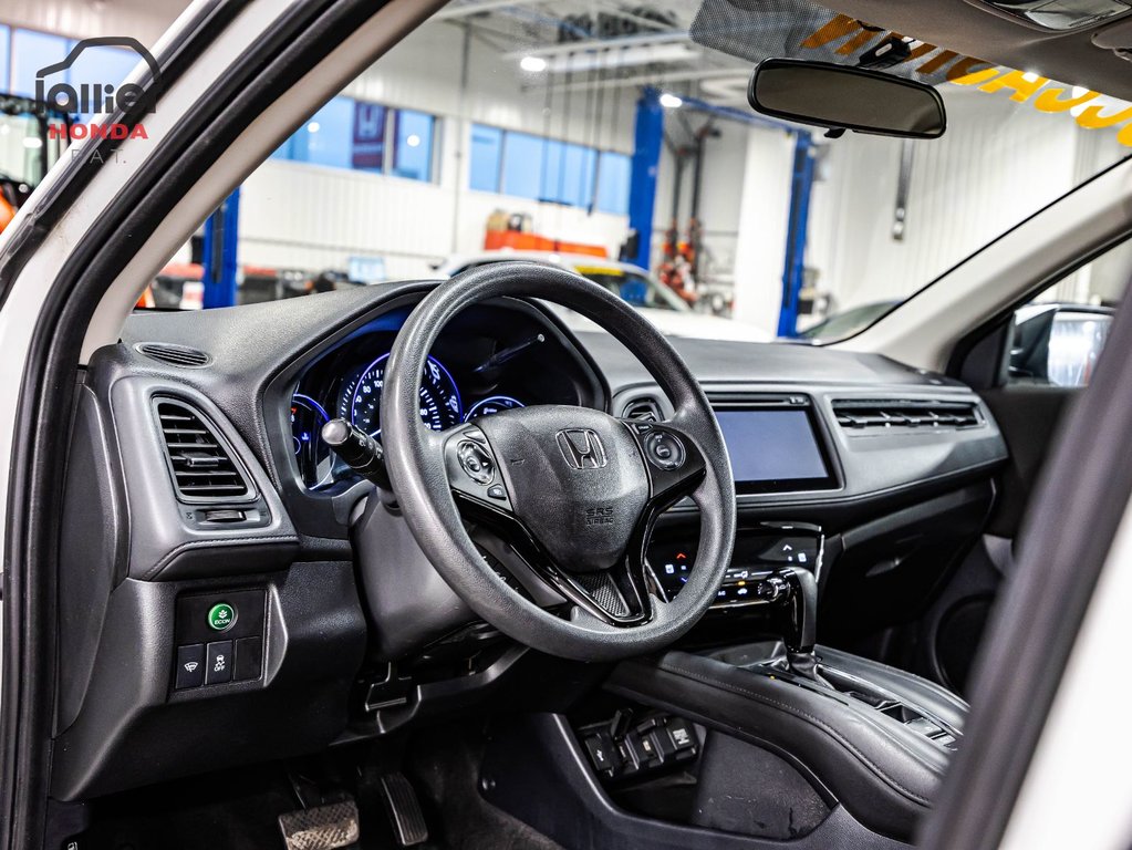 2016  HR-V LX in Lachenaie, Quebec - 19 - w1024h768px