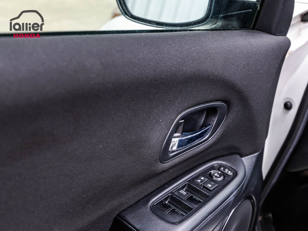 2017 Honda HR-V LX in , Quebec - 11 - w1024h768px