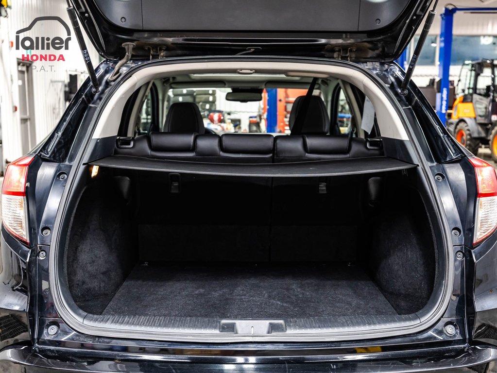 2020 Honda HR-V Touring in Montreal, Quebec - 16 - w1024h768px