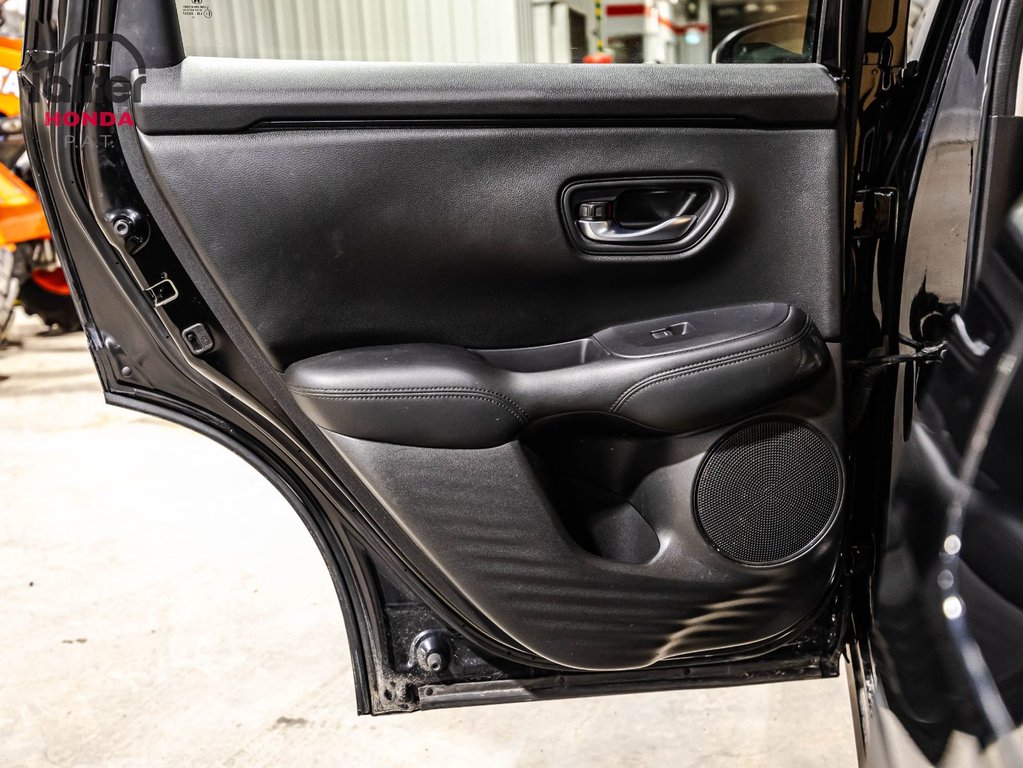 Honda HR-V LX AWD 2023 à Montréal, Québec - 12 - w1024h768px