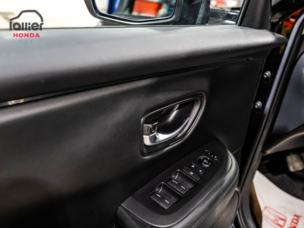 Honda HR-V LX AWD 2023 à Montréal, Québec - 11 - w1024h768px