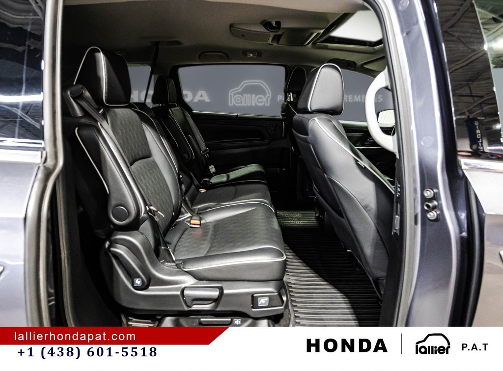 2024 Honda Odyssey Touring in Montréal, Quebec - 18 - w1024h768px
