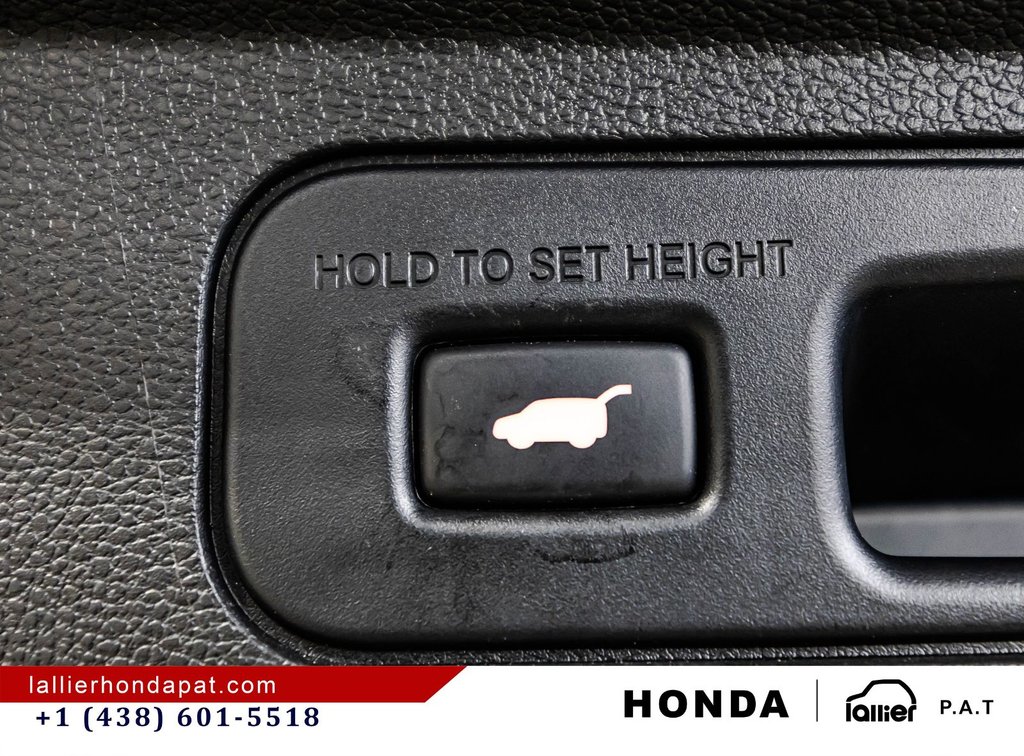 2024 Honda Odyssey Touring in Montréal, Quebec - 16 - w1024h768px