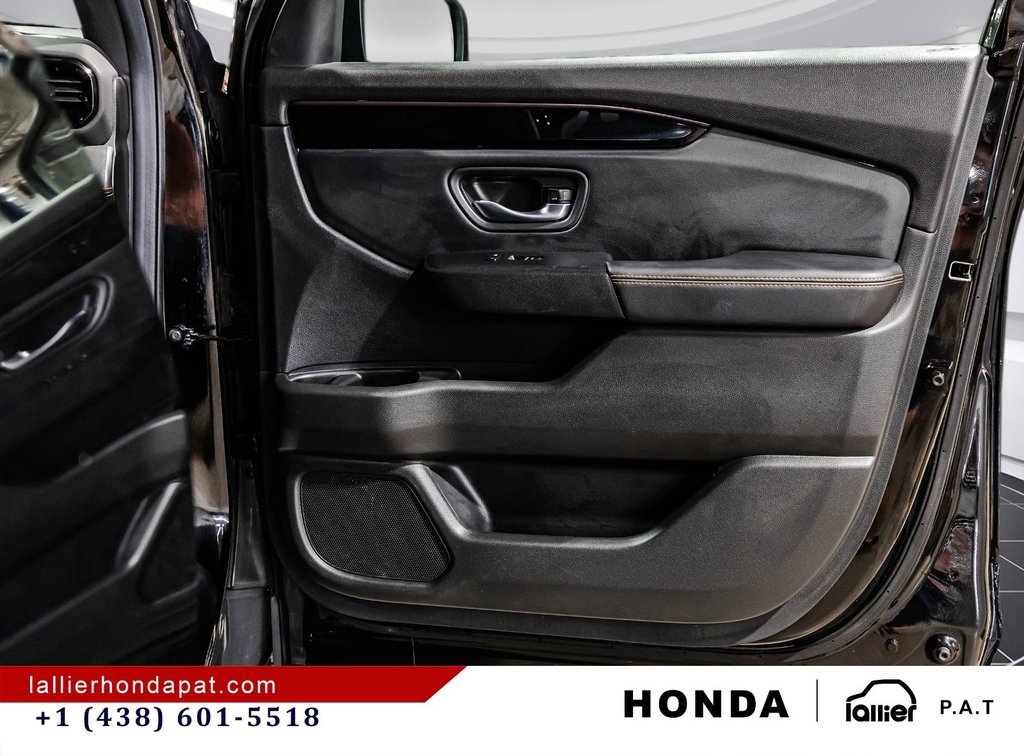 2025 Honda Pilot TrailSport in Montreal, Quebec - 17 - w1024h768px