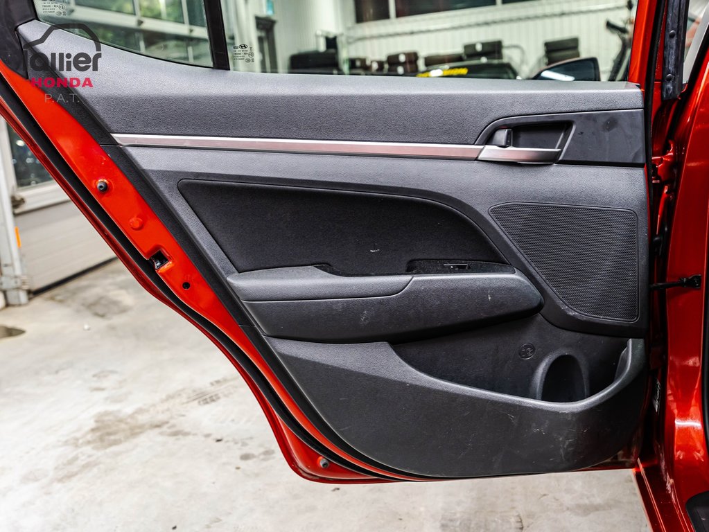 2019 Hyundai Elantra Preferred JAMAIS ACCIDENTÉ in Montreal, Quebec - 13 - w1024h768px