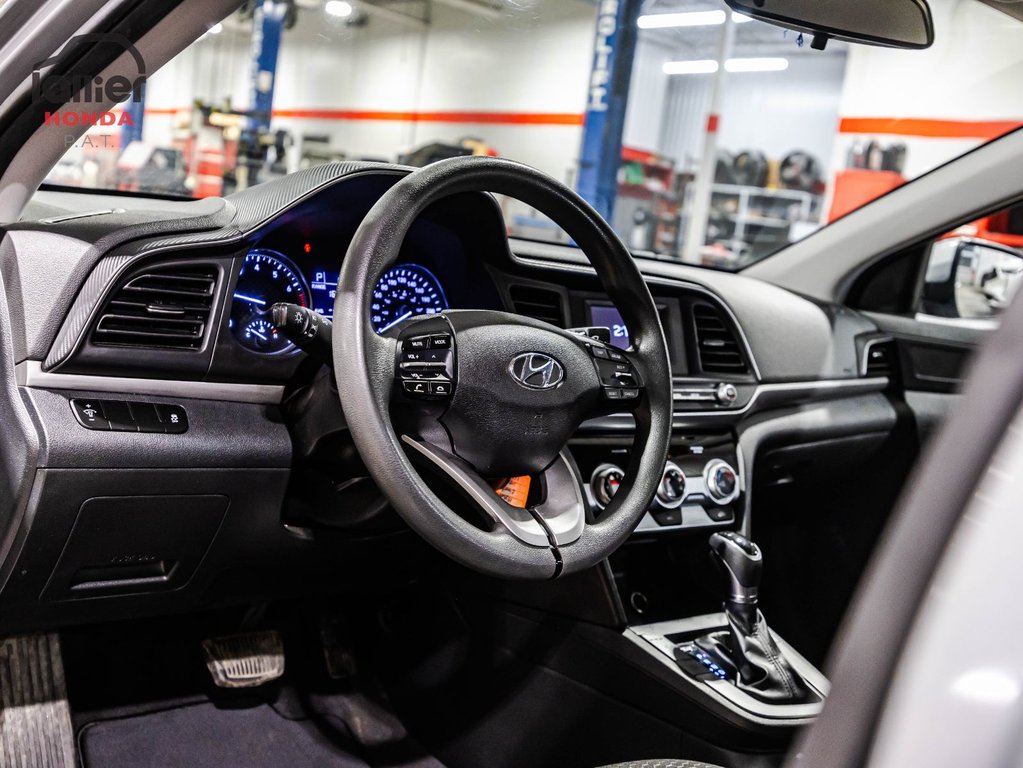 2020 Hyundai Elantra Essential in Montreal, Quebec - 19 - w1024h768px