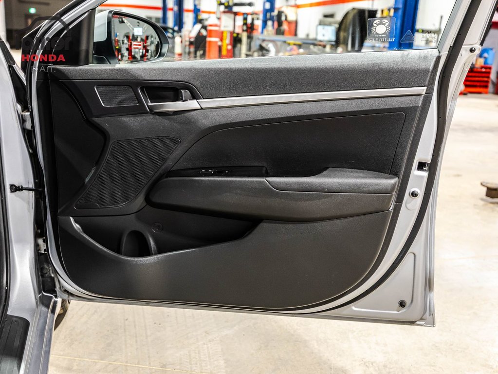 2020 Hyundai Elantra Essential in Montreal, Quebec - 16 - w1024h768px