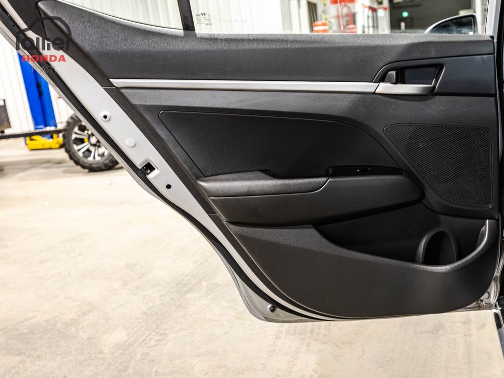 2020 Hyundai Elantra Essential in Montreal, Quebec - 12 - w1024h768px