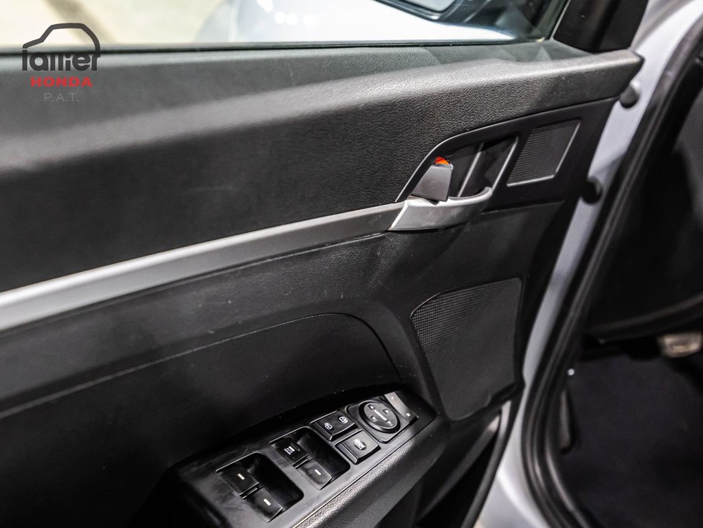 2020 Hyundai Elantra Essential in Montreal, Quebec - 11 - w1024h768px