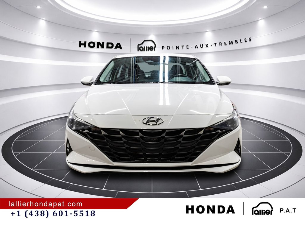 2022 Hyundai Elantra Preferred in Montreal, Quebec - 2 - w1024h768px