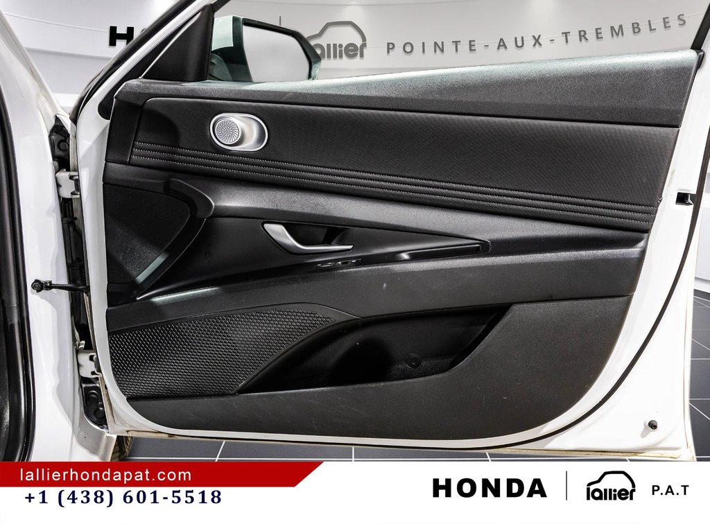 2023 Hyundai Elantra Preferred in Montreal, Quebec - 17 - w1024h768px