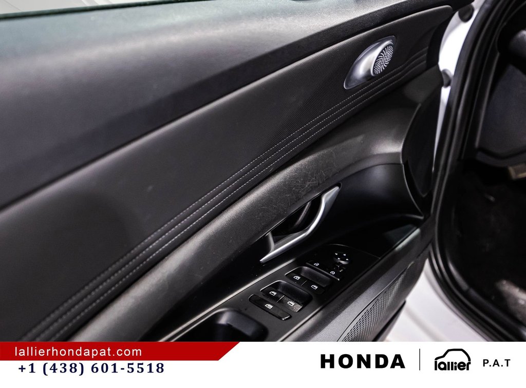 2023 Hyundai Elantra Preferred in Montreal, Quebec - 12 - w1024h768px