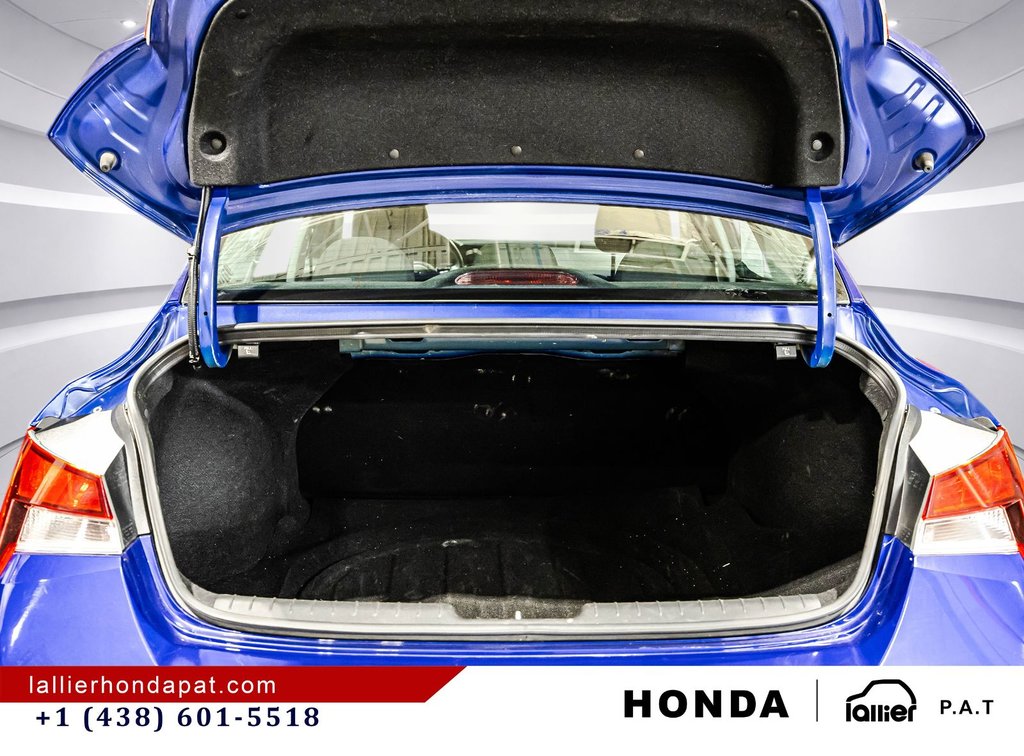 2023 Hyundai Elantra Preferred in Montreal, Quebec - 16 - w1024h768px