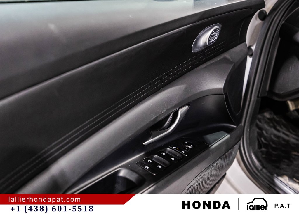 2025 Hyundai Elantra Essential in Montreal, Quebec - 11 - w1024h768px