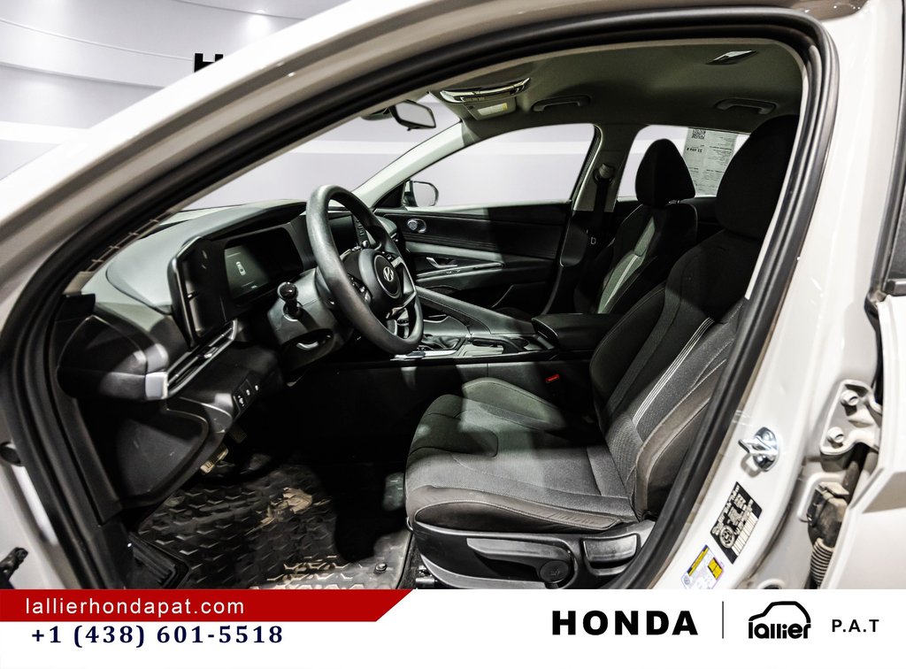 2025 Hyundai Elantra Essential in Montreal, Quebec - 18 - w1024h768px