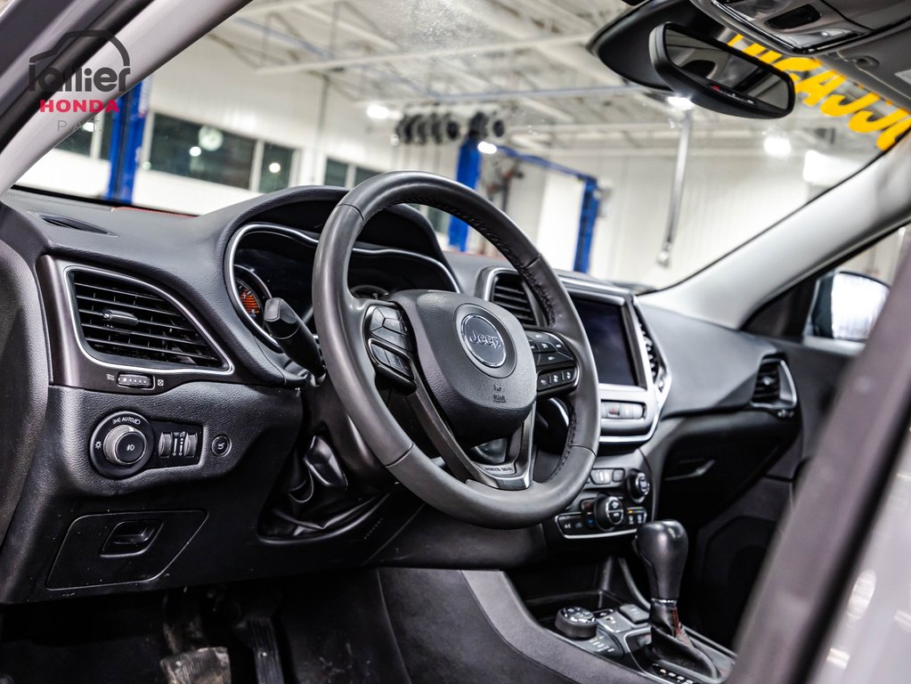 2022 Jeep Cherokee Trailhawk Elite 9 800 km 4500 lb de remorquage in Montreal, Quebec - 23 - w1024h768px