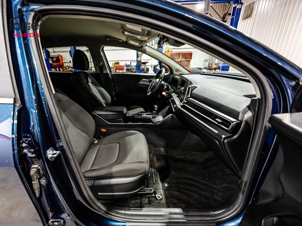 2025 Kia Sportage LX AWD in Montreal, Quebec - 17 - w1024h768px