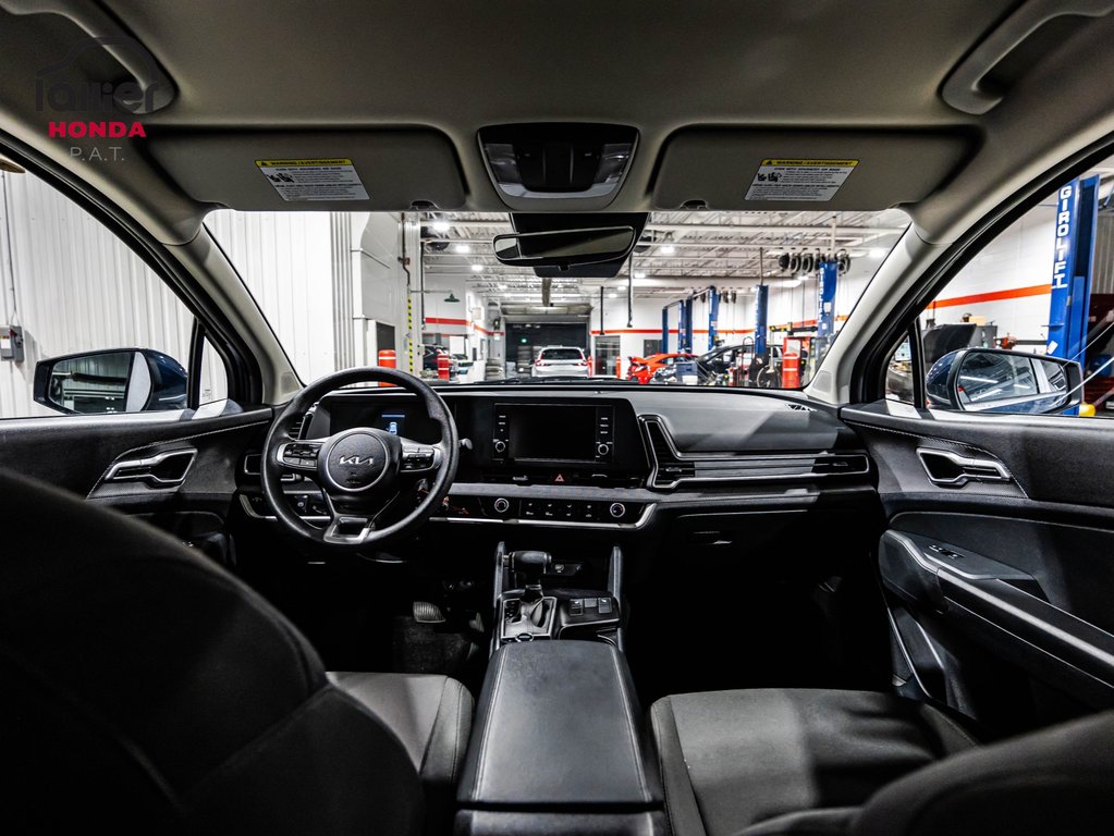 2025 Kia Sportage LX AWD in Montreal, Quebec - 14 - w1024h768px