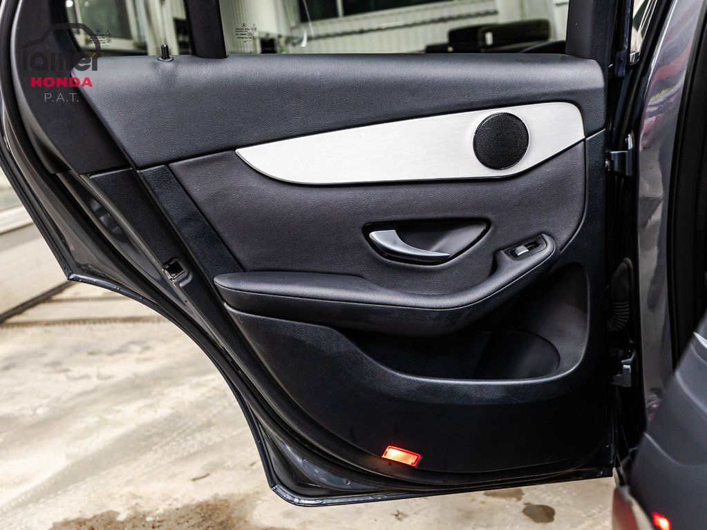 Mercedes-Benz GLC 300 2020 à , Québec - 12 - w1024h768px