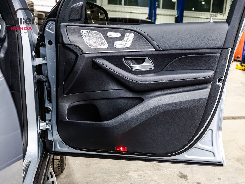 2023 Mercedes-Benz GLS 450 20 000 KM SEULEMENT in Lachenaie, Quebec - 18 - w1024h768px