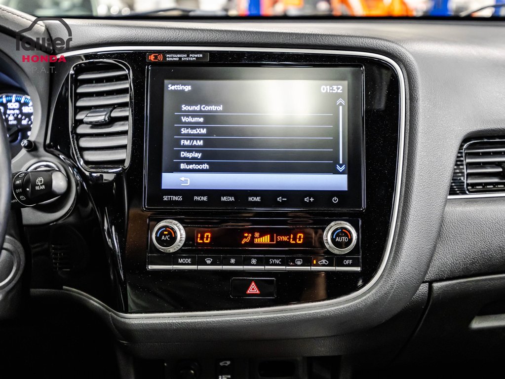 2020 Mitsubishi OUTLANDER PHEV SEL HYBRIDE BRANCHABLE ECONOMIE ET DISTANCE in Montreal, Quebec - 26 - w1024h768px